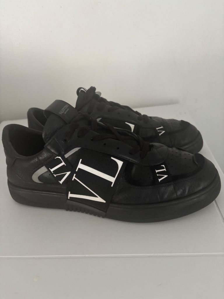 Men’s Size 11 Valentino’s 