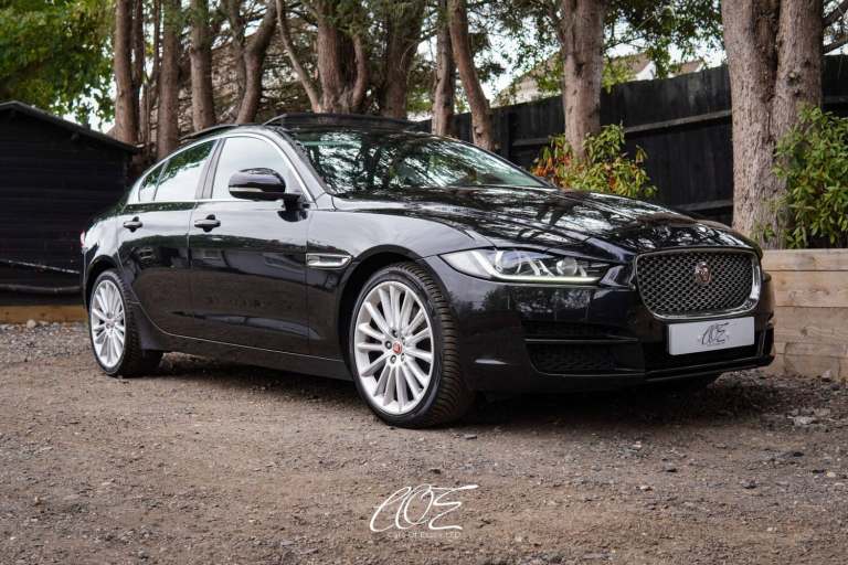2017 Jaguar XE 2.0 XE Portfolio D AWD Auto 4WD 4dr Saloon Diesel Automatic