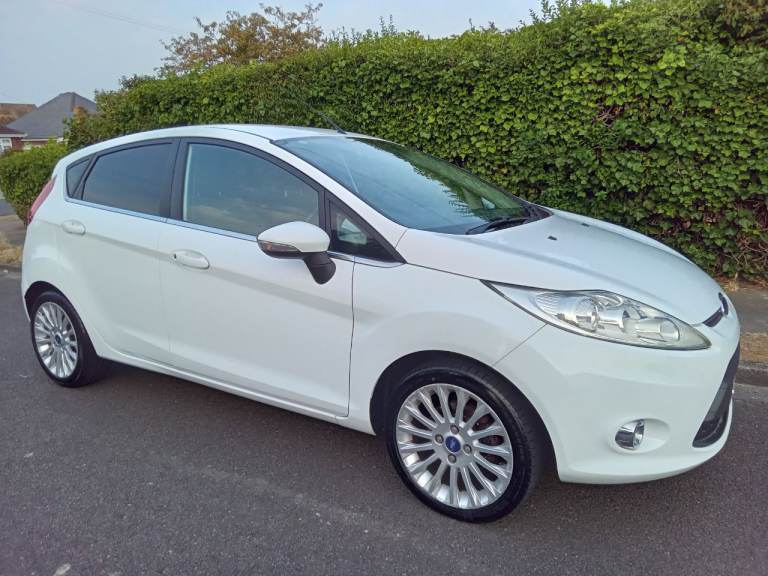Ford Fiesta 1.4 Titanium Petrol 5 Door.
