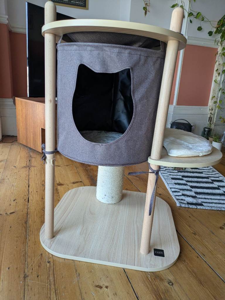 Catit Vesper Cat Tree - as good as new 