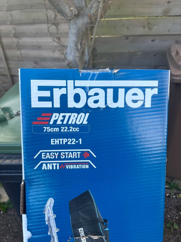 Erbauer 750mm Petrol Hedge trimmer £120 