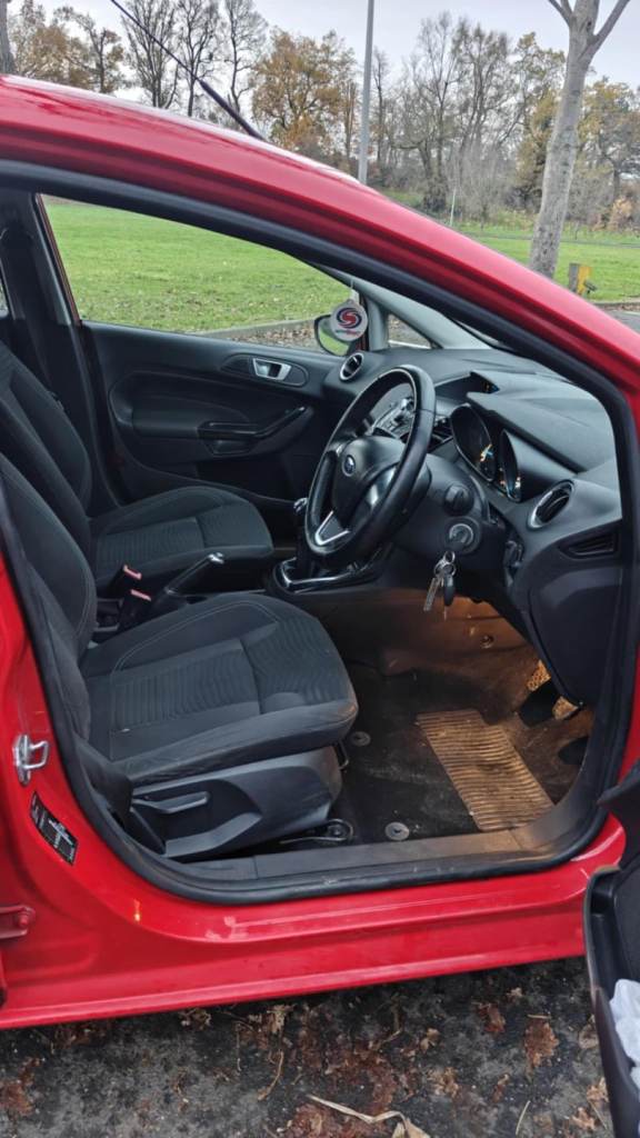 Ford, FIESTA, Hatchback, 2015, Manual, 1241 (cc), 5 doors