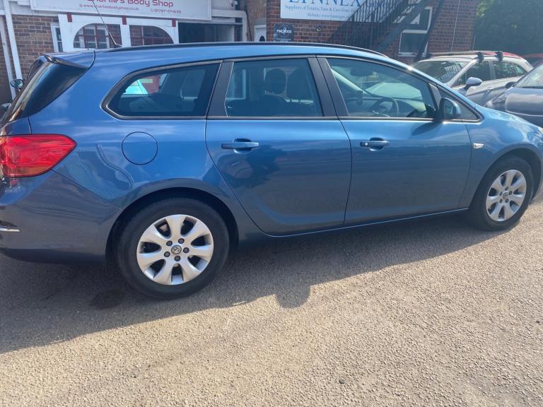 2015 Vauxhall Astra 1.6 CDTi 16V ecoFLEX Design 5dr ESTATE Diesel Manual