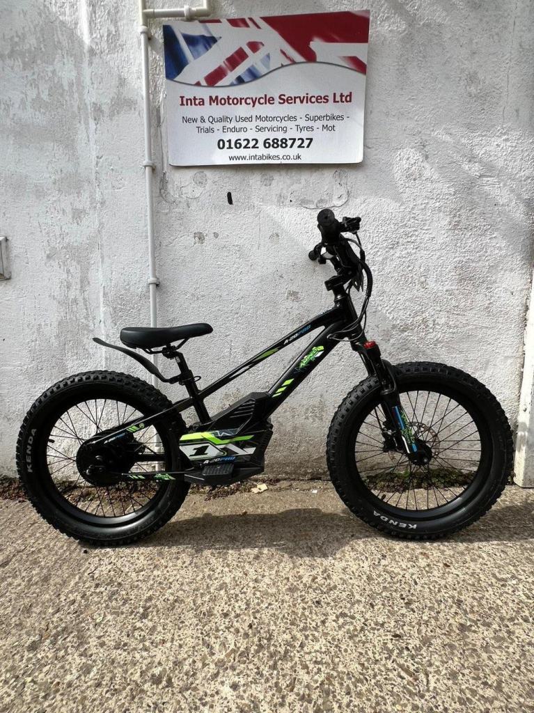 AMPED A20 PRO KIDS ELECTRIC FUN MX BIKE
