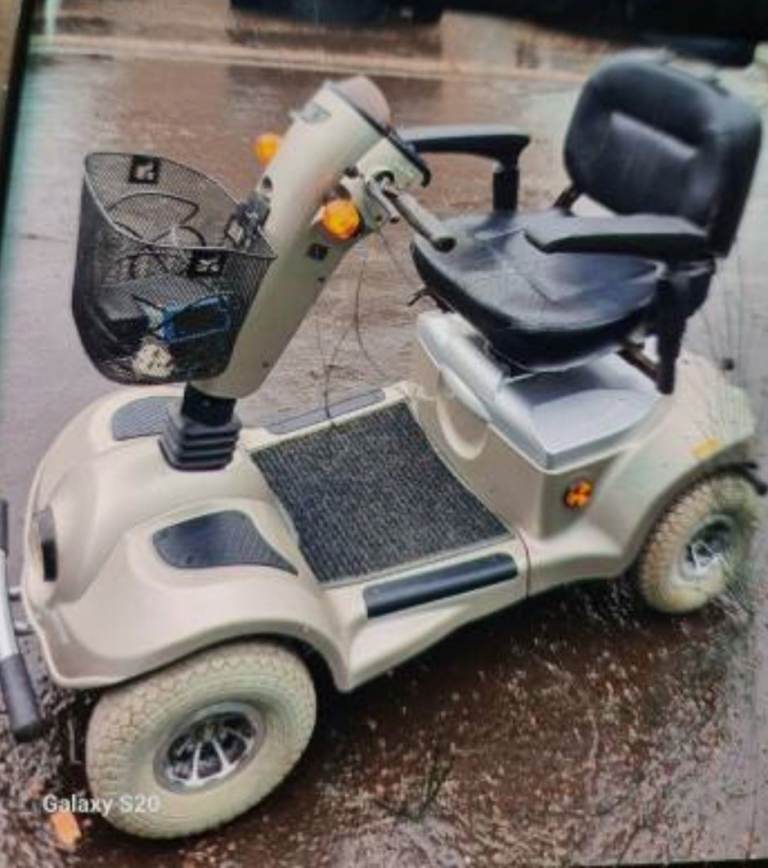 Large mercury mobility scooter can deliver  fair condition 