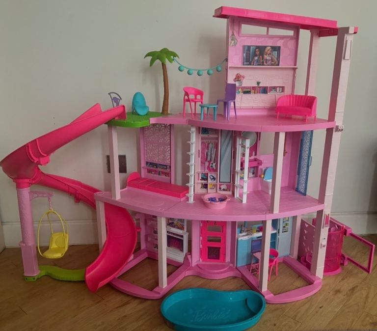 Barbie dream house 
