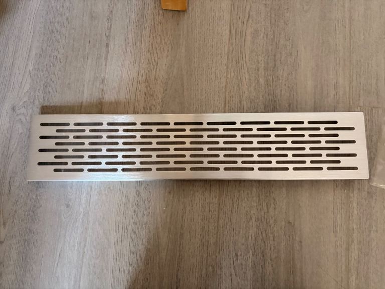 Kitchen Worktop Plinth Heat Vent Grill – Aluminium / Steel