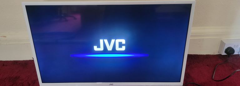 JVC LT-32C461 is a 32-inch HD Ready LED TV
