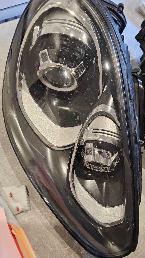 Porsche Cayenne 958 II MK2 Facelift 2015-2019 Xenon HEADLIGHTS