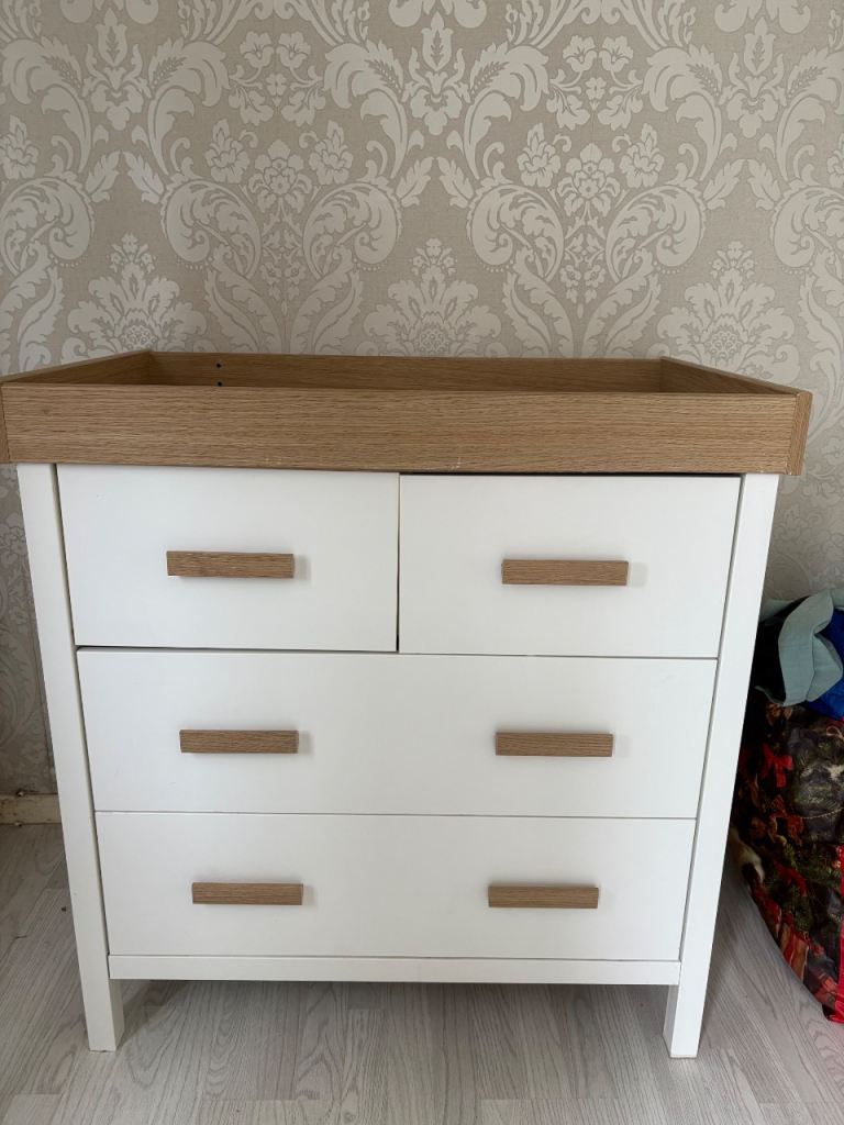Baby changing drawers 