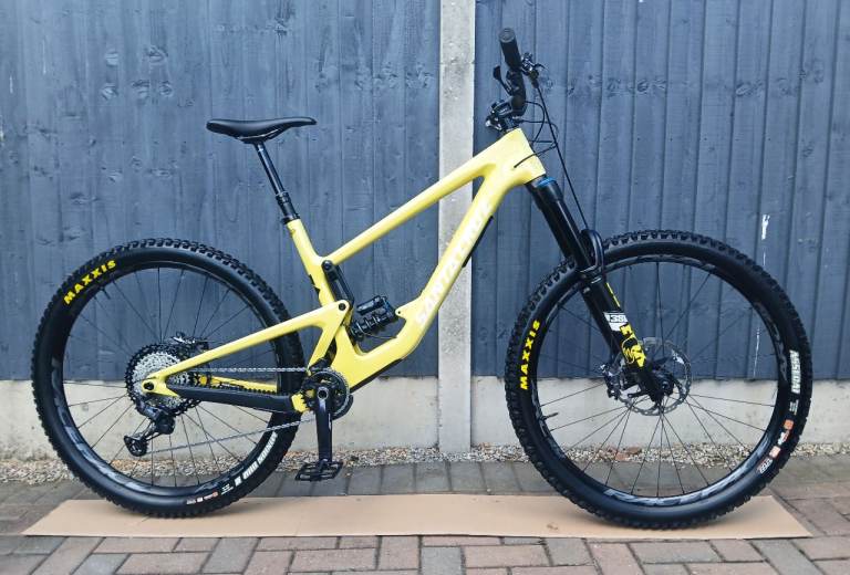 Santa Cruz megatower C , Shimano XT 12spd 29er Mountain Bike,like new condition