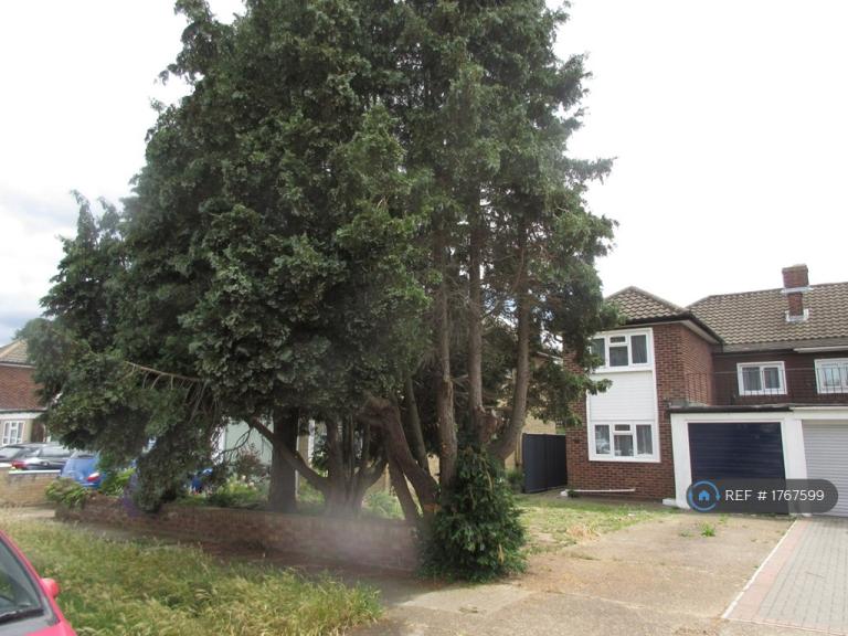 3 bedroom house in Beresford Gardens, Hounslow, TW4 (3 bed) (#1767599)