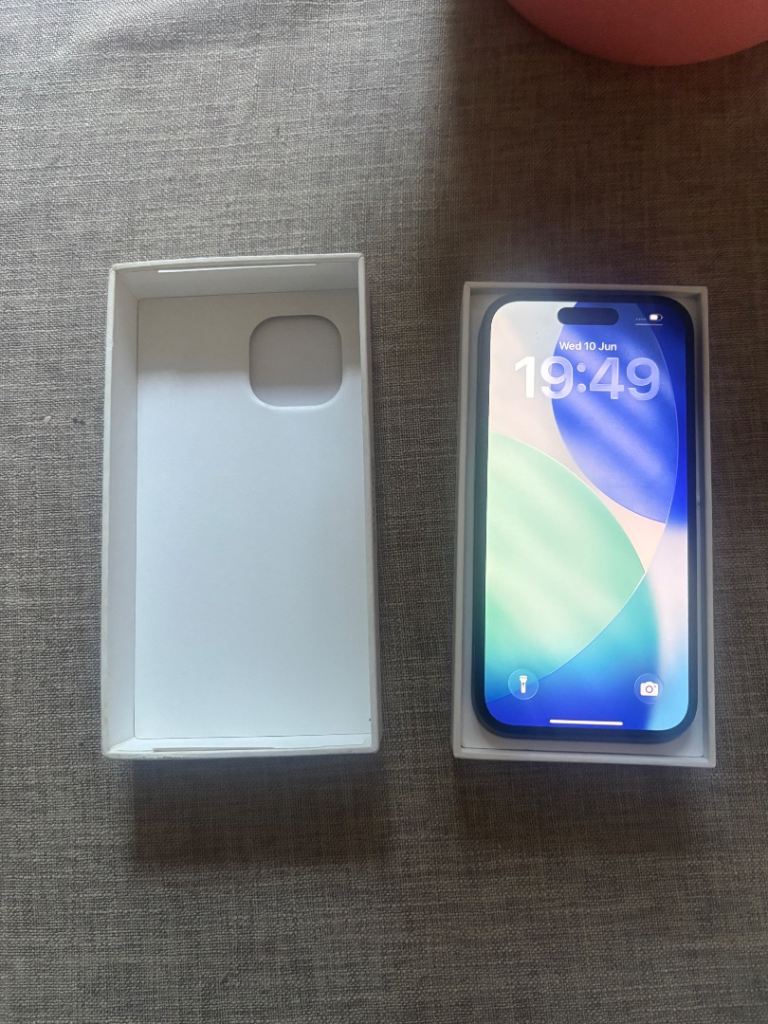 Excellent condition iPhone 15, unlocked, 128gb, Black, 3 months warranty.