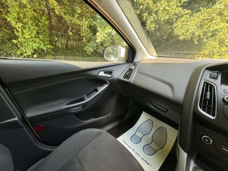 FORD FOCUS 1.0 T EcoBoost 99g Style White Manual Petrol 2016