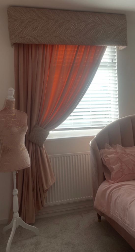 Pink Pelmet/curtain 