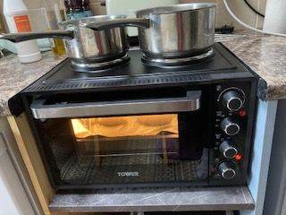 Tower T14044 Mini Oven Dual Hot Plates Healthy Cooking All in One 32L Black