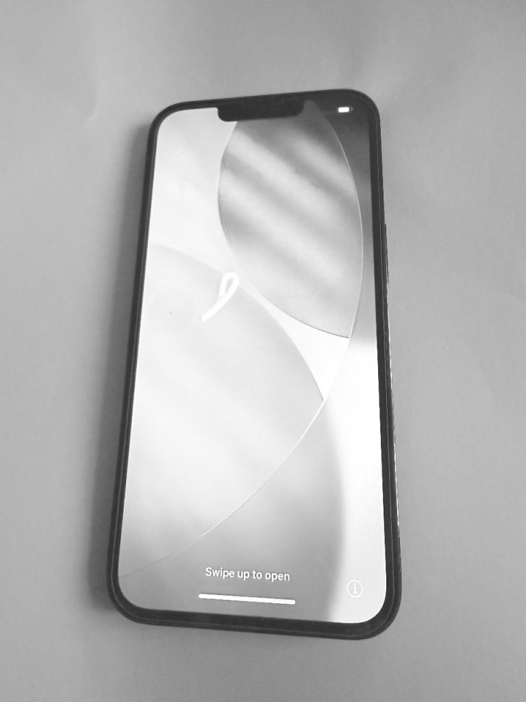 iPhone 13 Pro 256 mb amazing phone 