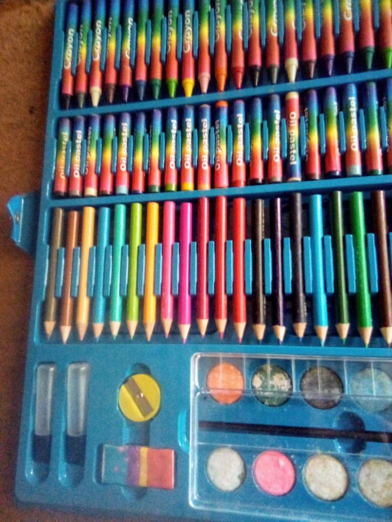 Brand new 144+ pieces all types of stationary in carry case 