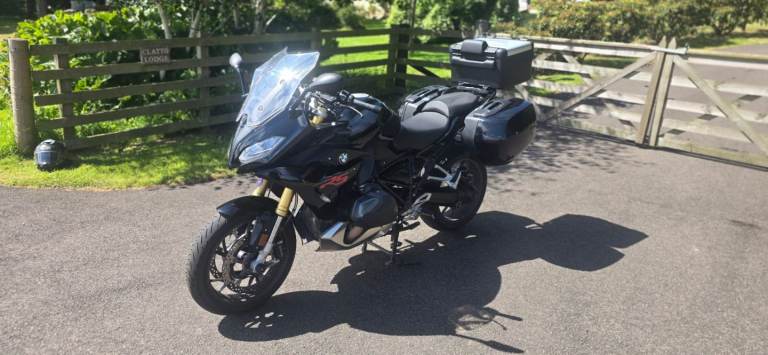  BMW R1250RS – Fully Loaded –£6500