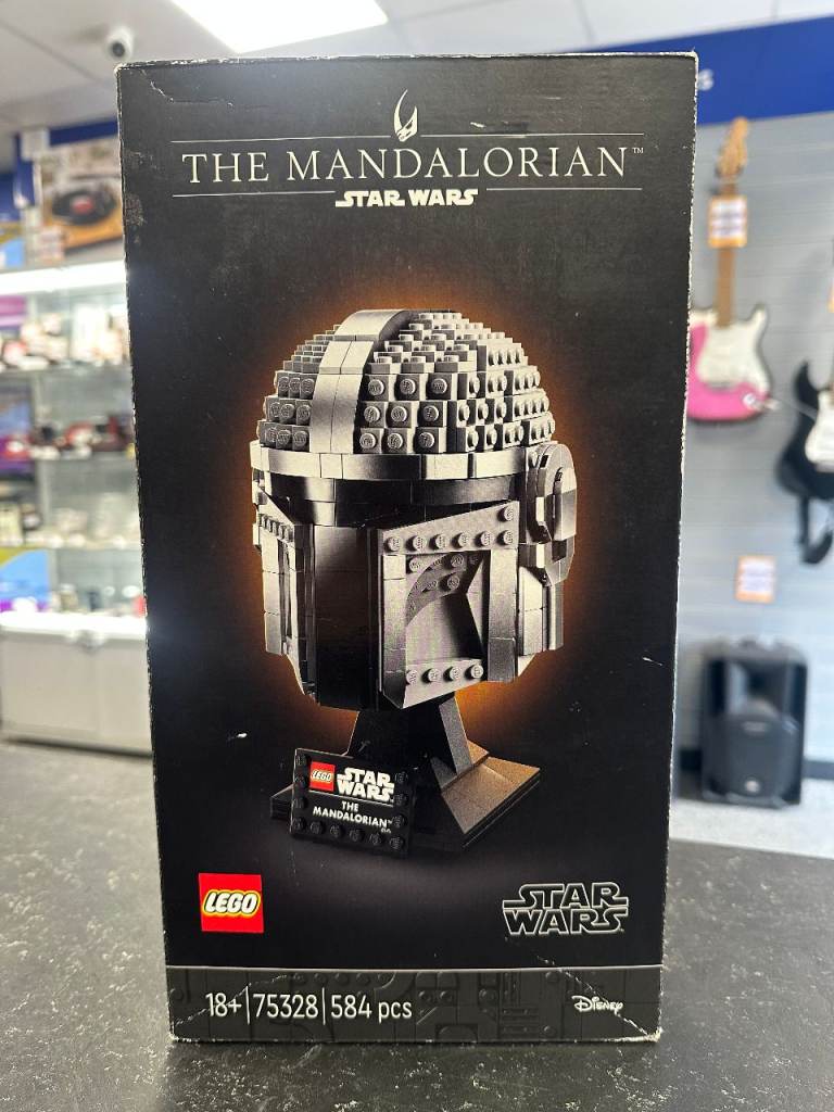 Brand New LEGO Star Wars The Mandalorian Helmet Set 75328