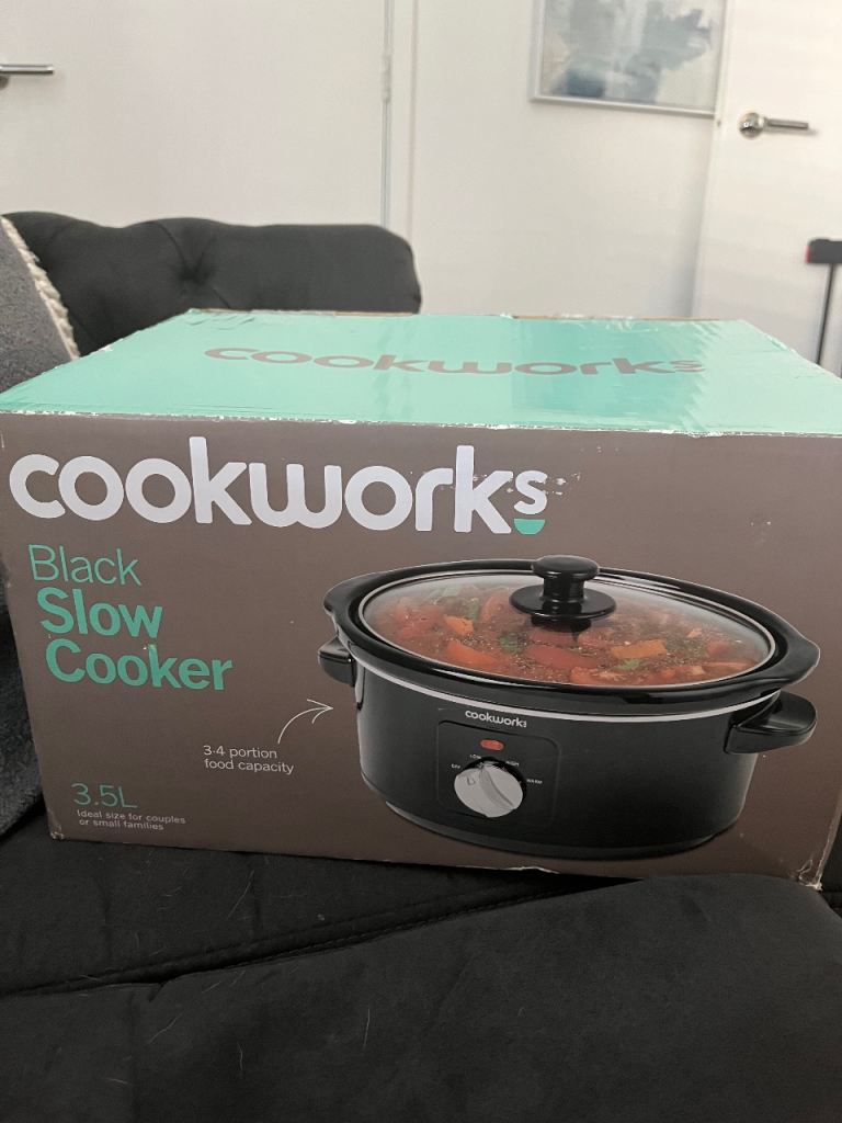 Slow cooker