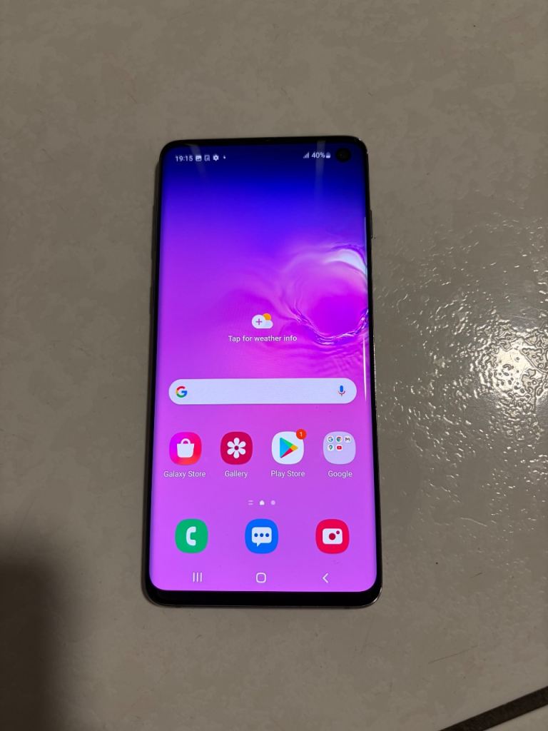 Samsung Galaxy S10 phone. 128 GB. Unlocked