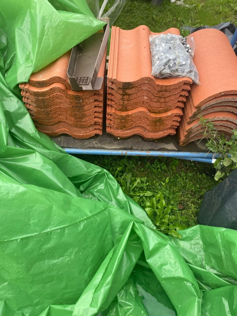Roof Tiles brand new Condition