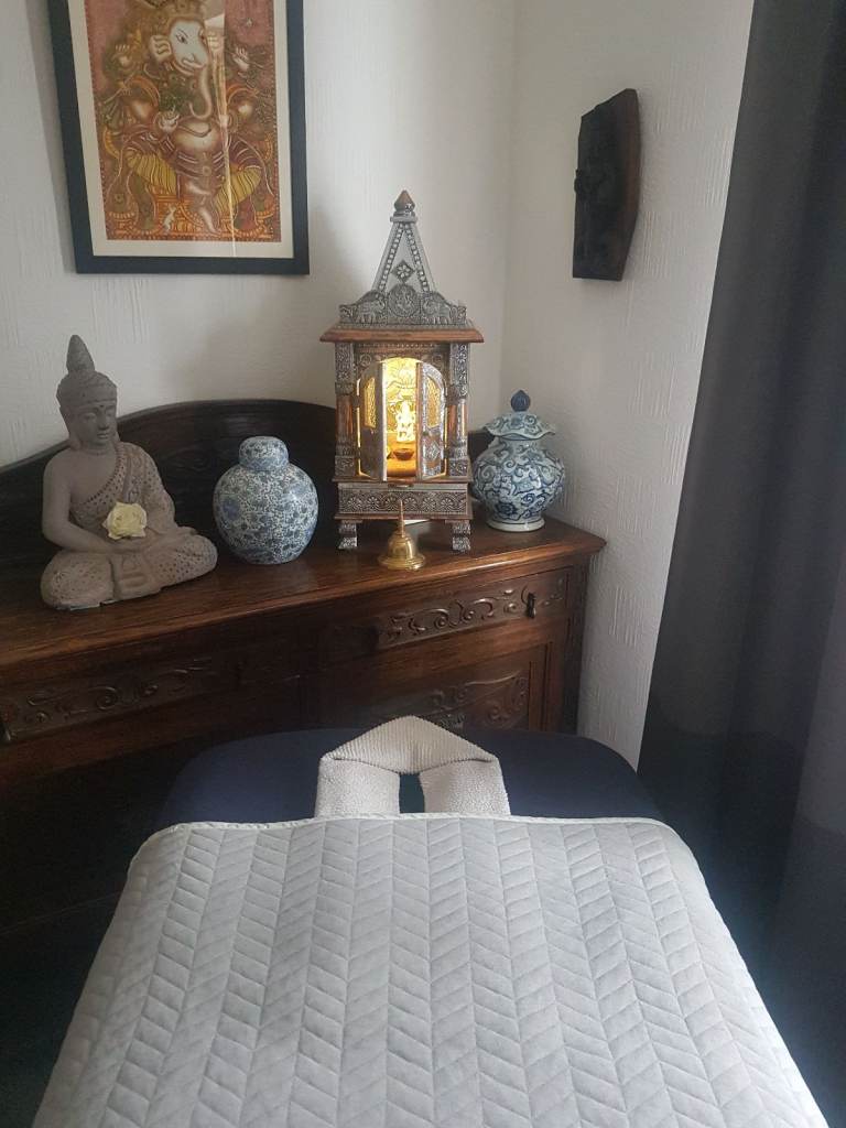 Relaxing full body massage by experienced male therapist