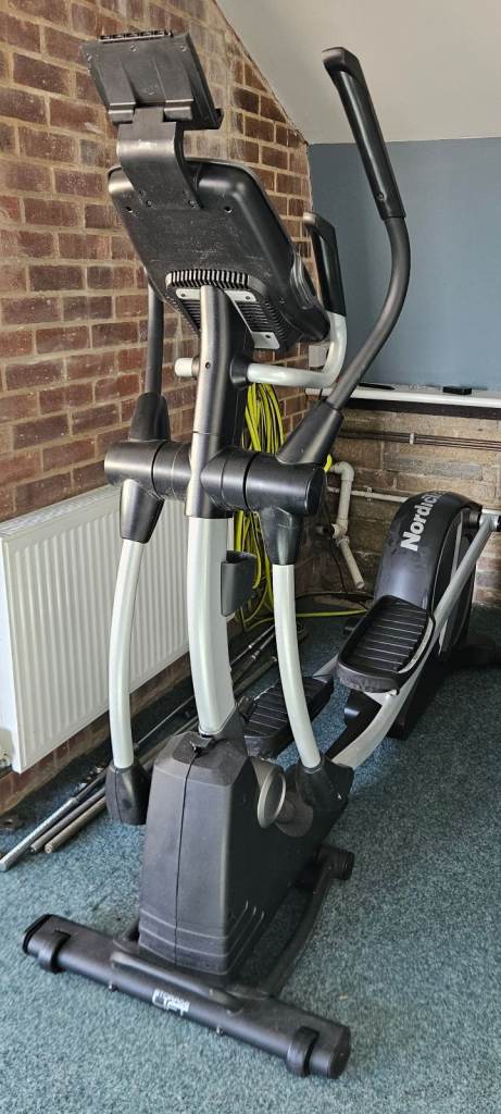 NordicTrack SpaceSaver SE7i Elliptical Trainer – Good Condition