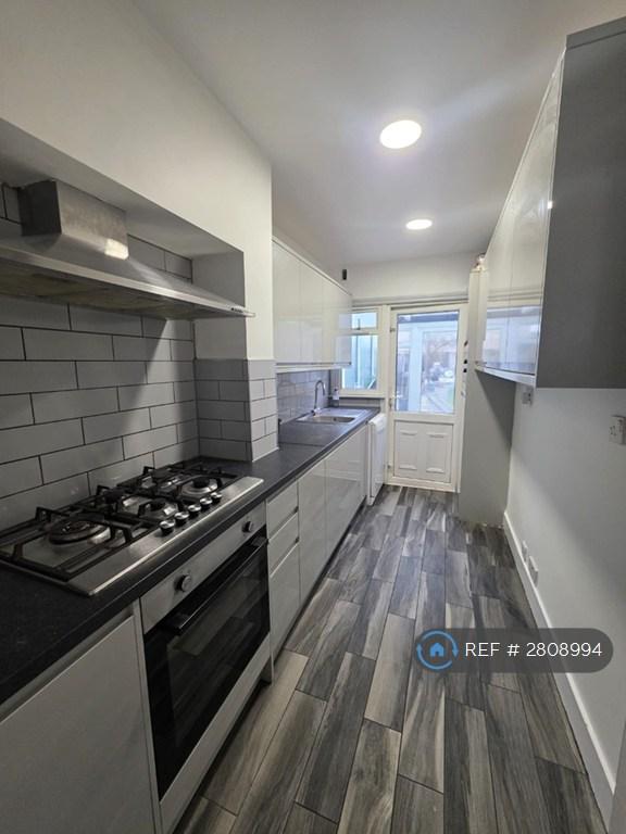 4 bedroom house in Yeading Avenue, Harrow, HA2 (4 bed) (#2808994)