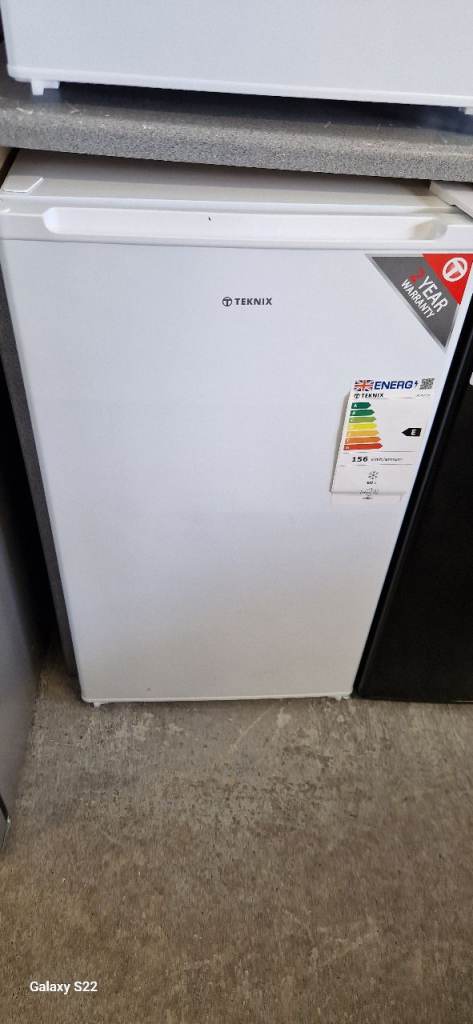 Undercounter refrigerator with icebox