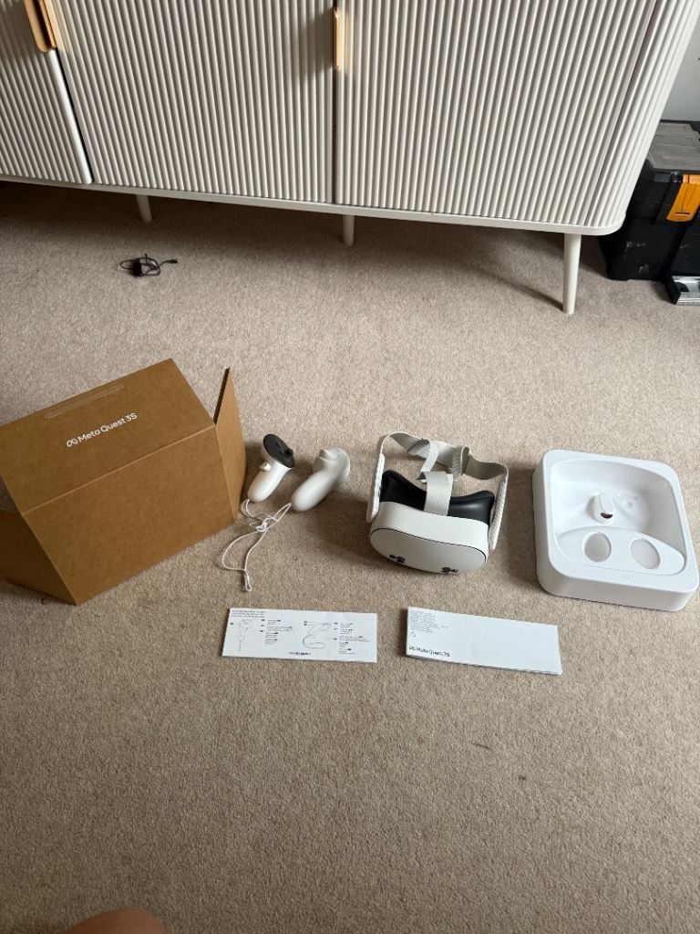 Meta quest 3 VR headset (no charger) 