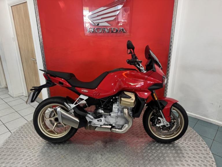 2024 '24' Moto Guzzi V100 MANDELLO