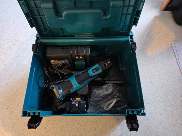 Makita multi tool and drill 