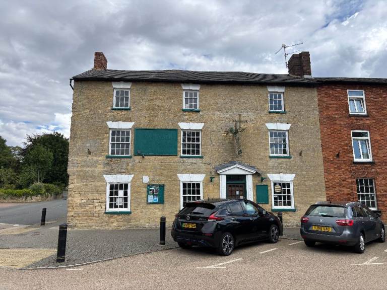 Carrington arms public house , Castlethrope MK