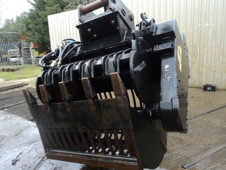 DIGGER SCREENER Bucket, 3x Screens, 80mm pins