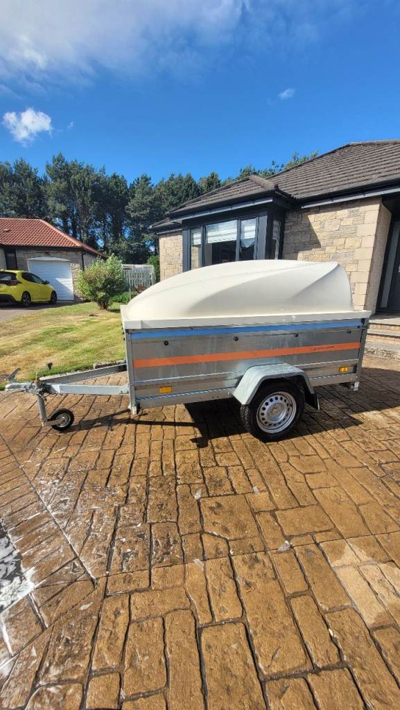 Trailer 8'x4' with hard shell top