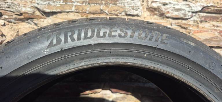 225/40 R18 Bridgestone Tyres x4