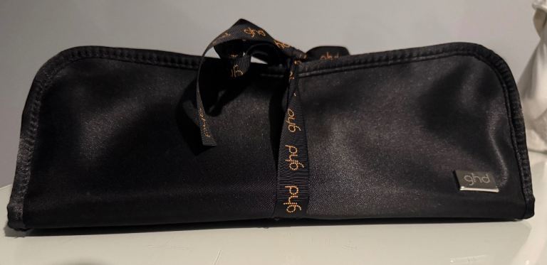 GHD straightener bag and heat mat