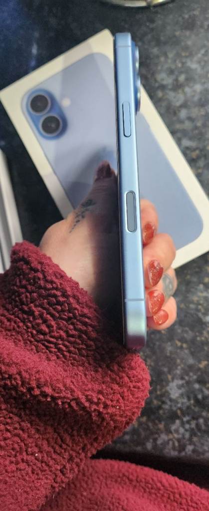 image for Iphone 17 misty blue