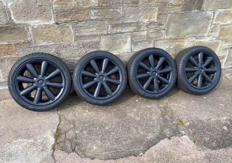 18” Alloy wheels 