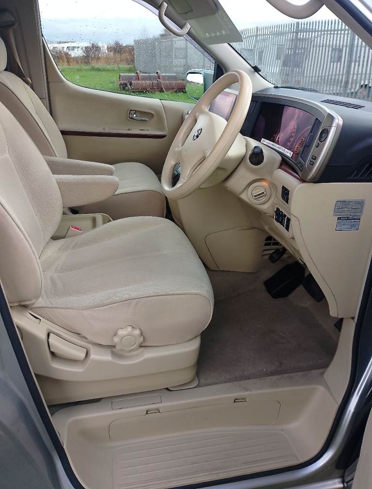 Nissan Elgrand camper, 2005, 2490 (cc)