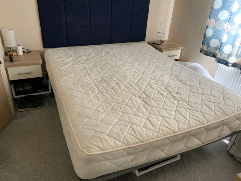 FREE Quilted Sprung Mattress – Good Condition. 150 x 190