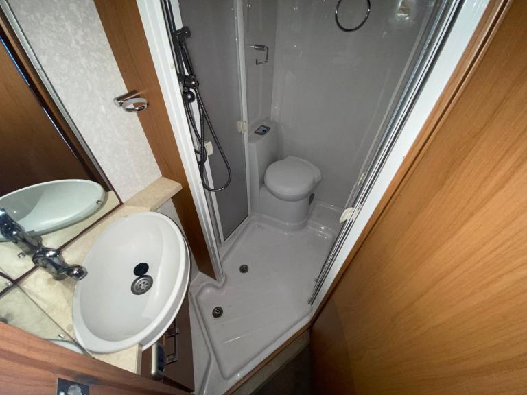 PEUGEOT BOXER AUTOCRUISE STARSTREAM - 2011 - FIXED BED - JUST 16000 MILES - VGC 