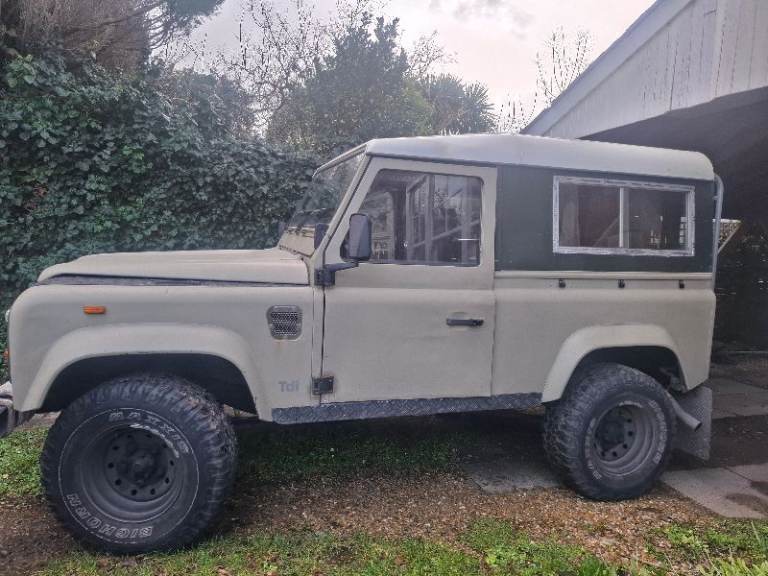 1991 Defender 90 (sold with complete pickup cab)
