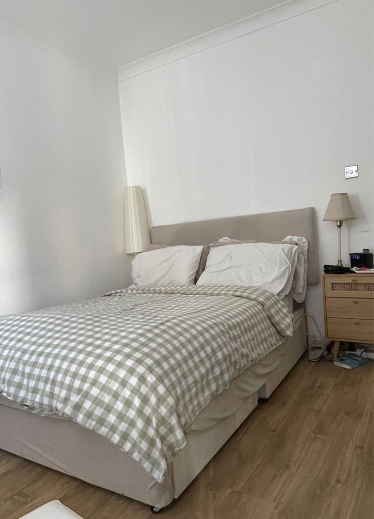 Silentnight Miracoil Memory Double Bed and divan base with Headboard