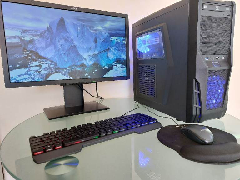 Desktop Computer/ AMD A8-Series A8-7600/ 16GB-memory/ 256GB SSD