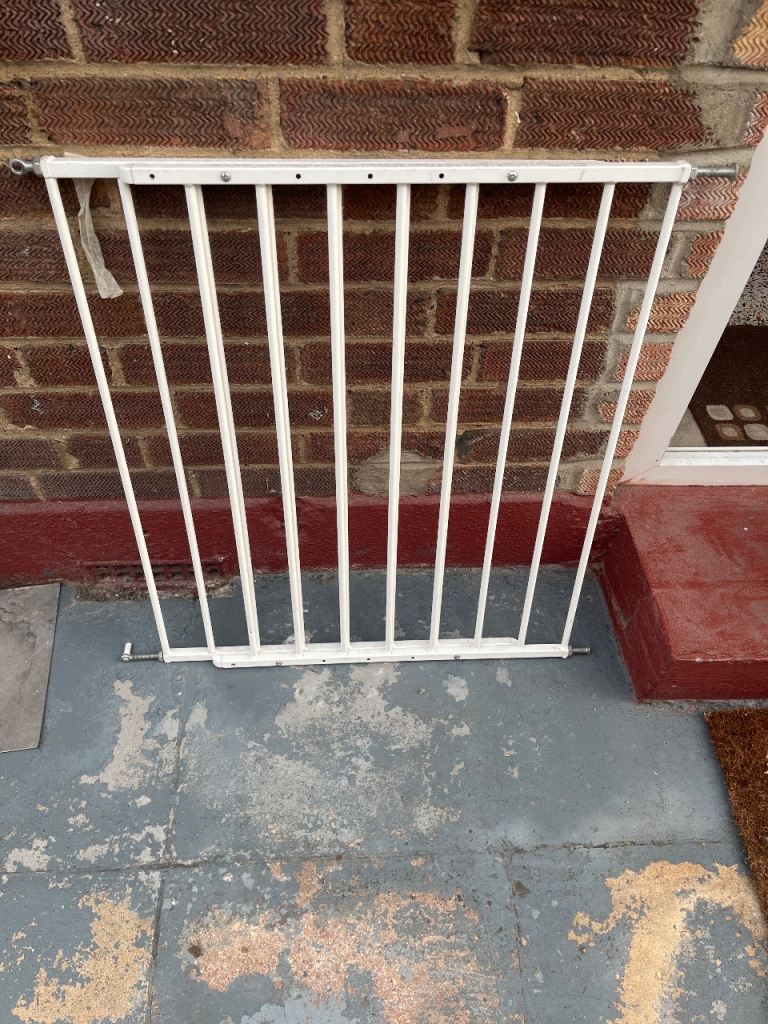 Child safety gate