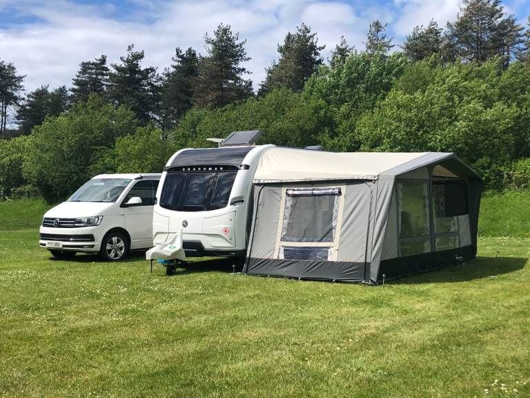 Isabella Ambassador Dawn Awning A925/G16 with Carbon X Frame