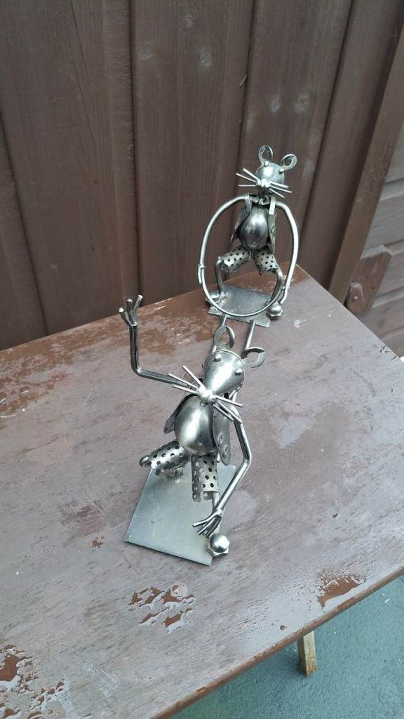 Novelty Metal Wine Bottle Holder - Two Mice